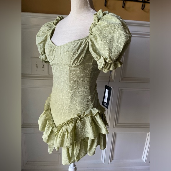 NWT PRETTY LITTLE THINGS SAGE GREEN PUFF SLEEVE RUFFLE SKIRT BODYCON DRESS SIZE0 - Picture 6 of 11